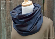 Load image into Gallery viewer, Japanese Handmade Infinity Scarf, Cotton Double Gauze, Polkadots Navy x Black
