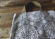 Load image into Gallery viewer, Little Tote, Chrysanthemum x Red