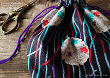 Load image into Gallery viewer, Japanese Handmade Temari Kinchaku Purse, Flower Balls Black, tkjp0006