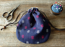 Load image into Gallery viewer, Japanese Handmade Temari Kinchaku Purse, Kurume Kasuri (Japanese Ikat), Red x White Igata ⦿kpjf1016