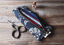 Load image into Gallery viewer, Japanese Handmade Pen Case, Aizome Style Print, Botanical ⦿zc20p0010

