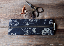 Load image into Gallery viewer, Japanese Handmade Pen Case, Aizome Style Print, Botanical ⦿zc20p0010

