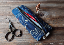 Load image into Gallery viewer, Japanese Handmade Pen Case, Kikukarakusa ⦿zc20p0012