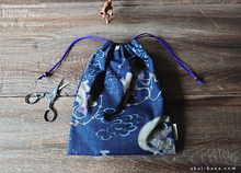 Load image into Gallery viewer, Wagara Kinchaku Drawstring Purse, Fūjin Raijin (Gods of wind and thunder) Dark Blue, Large W20cm x H25cm (8&quot; x 9 3/4&quot;) ⦿kpjf0010
