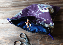 Load image into Gallery viewer, Wagara Kinchaku Drawstring Purse, Fūjin Raijin (Gods of wind and thunder) Purple, Large W20cm x H25cm (8&quot; x 9 3/4&quot;) ⦿kpjf0011
