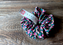 Load image into Gallery viewer, Japanese Handmade Scrunchies, Pink Mosaic, scaf0011
