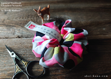 Load image into Gallery viewer, Japanese Handmade Scrunchies, Pink Dots ⦿scaf0016
