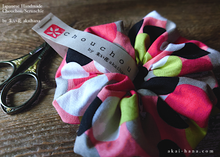 Load image into Gallery viewer, Japanese Handmade Scrunchies, Pink Dots ⦿scaf0016
