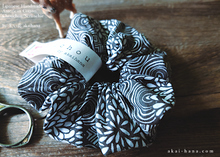 Load image into Gallery viewer, Japanese Handmade Scrunchies, Gray Chrysanthemum ⦿scaf0018
