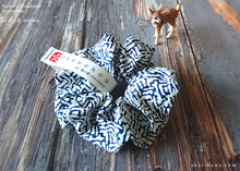 Load image into Gallery viewer, Japanese Handmade Scrunchies, Asian Basket ⦿scaf0020
