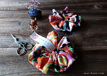 Load image into Gallery viewer, Japanese Handmade Kimono Style Scrunchies, Hana Kenran ⦿scjf0013
