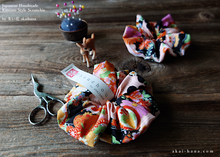 Load image into Gallery viewer, Japanese Handmade Kimono Style Scrunchies, Hana Kenran ⦿scjf0013
