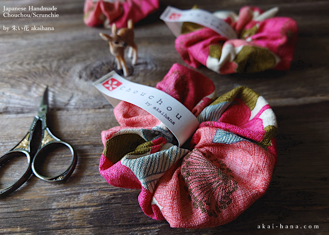 Japanese Handmade Scrunchies, Retro Floral ⦿scjf0018
