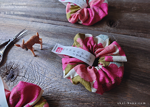 Japanese Handmade Scrunchies, Retro Floral ⦿scjf0018