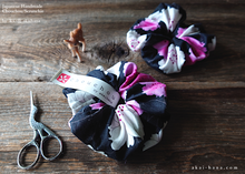 Load image into Gallery viewer, Japanese Handmade Kimono style Scrunchies, SAKURA Black ⦿scjf0019
