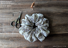 Load image into Gallery viewer, Japanese Handmade Scrunchies, Moroccan Breeze, 2 sizes ⦿scjf0022
