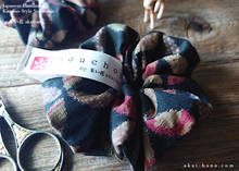 Load image into Gallery viewer, Japanese Handmade Kimono Style Scrunchies, Gara Shippou ⦿scjf0038
