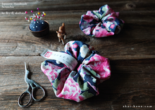 Load image into Gallery viewer, Japanese Handmade Kimono Style Scrunchies, Hikita Hanaguruma Navy ⦿scjf0059
