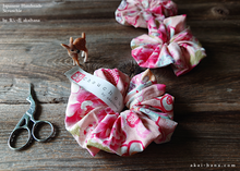 Load image into Gallery viewer, Japanese Handmade Kimono Style Scrunchies, Hikita Hanaguruma Pink ⦿scjf0060
