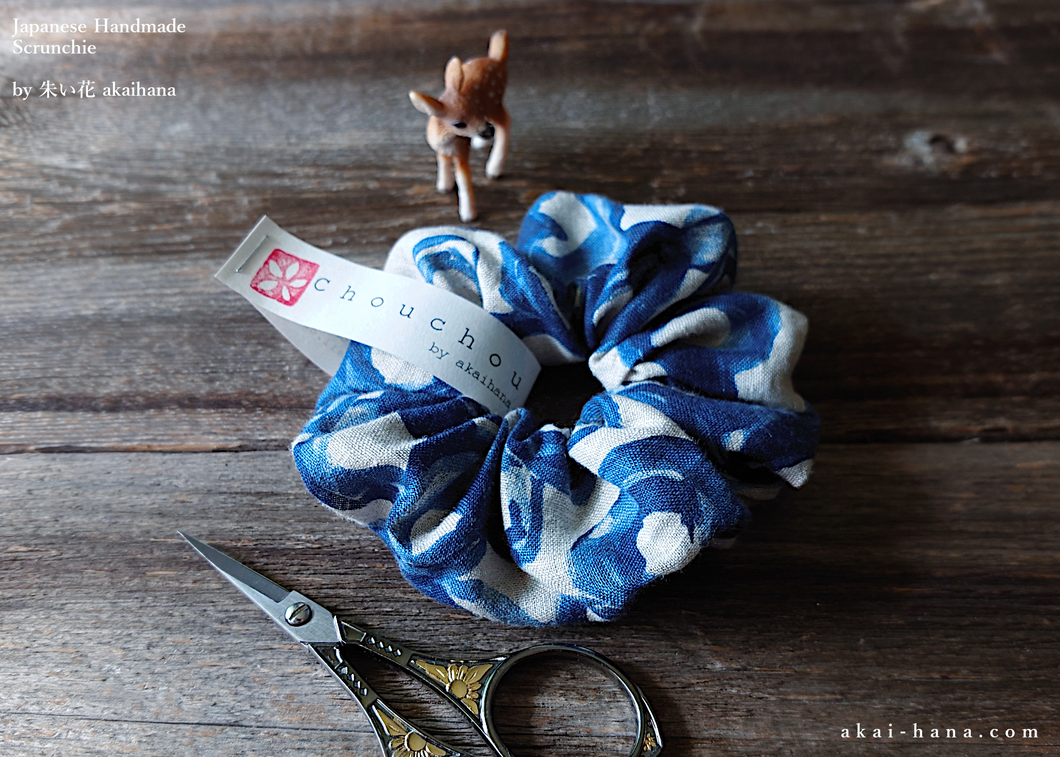 Japanese Handmade Linen Scrunchies, Indigo Circles, scjf0069