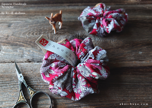 Japanese Handmade Double Gauze Scrunchies,  Flower Garden Red ⦿scjf0079