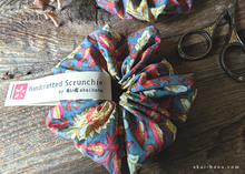 Load image into Gallery viewer, Japanese Handcrafted Scrunchies, Sand Blue x Brink Pink ⦿scjf0117
