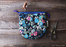Load image into Gallery viewer, Japanese Handmade Temari Kinchaku (Drawstring) Purse, Black Floral ⦿tkjp0024
