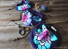 Load image into Gallery viewer, Repurposed Vintage Yukata (Summer Kimono) Temari Kinchaku Purse ⦿tkvk0001
