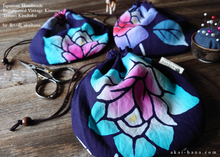 Load image into Gallery viewer, Repurposed Vintage Yukata (Summer Kimono) Temari Kinchaku Purse ⦿tkvk0001
