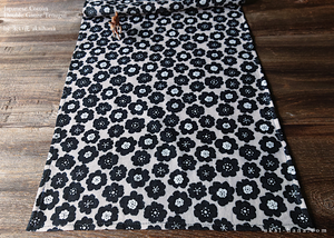 Japanese Cotton Double Gauze Tenugui, Black Flowers ⦿tndg0003