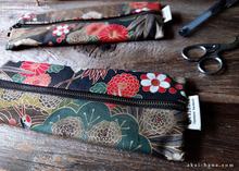 Load image into Gallery viewer, Japanese Wagara Kimono Style Pen Case ⦿zc20p0013
