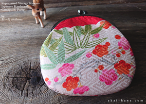 :: Clearance :: Repurposed Vintage Kimono Gamaguchi, Japanese Handmade Frame Purse ⦿gpjf0001