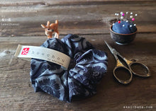 Load image into Gallery viewer, Japanese Handmade Scrunchies, Gray Floral, 100% Cotton, scaf0006
