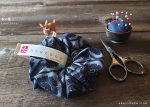 Japanese Handmade Scrunchies, Gray Floral, 100% Cotton, scaf0006