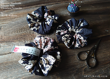 Load image into Gallery viewer, Japanese Handmade Kimono style Scrunchies, Shidarezakura (Weeping Cherry) Black, scjf0002
