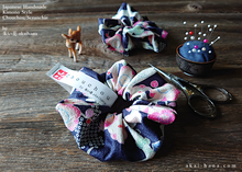 Load image into Gallery viewer, Japanese Handmade Kimono Style Scrunchies, Ume (Plum) and Hikita Navy, scjf0003
