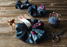 Load image into Gallery viewer, Handmade Kimono style Scrunchies, Aizome Style, 100% Japanese cotton, scjf0037
