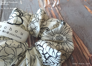 Japanese Handmade Chouchou/Scrunchies, Line Drawing Floral, Black x Ivory, scjf0050