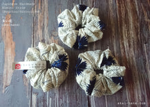 Load image into Gallery viewer, Japanese Handmade Kimono style Scrunchies, Shiro Nadeshiko, White Dianthus, scjf0067

