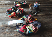 Load image into Gallery viewer, Japanese Handmade Kimono Style Chouchou/Scrunchies, scjf0099
