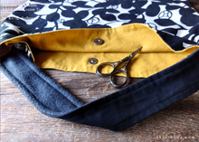 Load image into Gallery viewer, Japanese Handcrafted SANKAKU Tote, Tsubaki (Camellia) ⦿tbml0026
