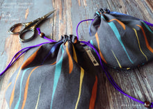Load image into Gallery viewer, Mizu Fūsen (Water Balloon) Black, Temari Kinchaku Purse, tkjp0004
