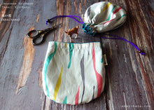 Load image into Gallery viewer, Mizu Fūsen (Water Balloon) White, Temari Kinchaku Purse, tkjp0005
