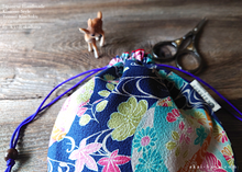 Load image into Gallery viewer, Japanese Handmade Temari Kinchaku Purse, Hanatemari ⦿tkjp0010
