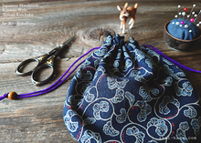 Load image into Gallery viewer, Japanese Handmade Temari Kinchaku Purse, Karakusa, tkjp0012
