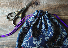 Load image into Gallery viewer, Japanese Handmade Temari Kinchaku Purse, Karakusa, tkjp0012
