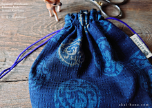 Load image into Gallery viewer, Japanese Handmade Temari Kinchaku Purse, Maru Karakusa, tkjp0013
