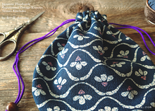Load image into Gallery viewer, Repurposed Vintage Kimono Temari Kinchaku Purse, tkvk0007
