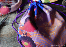 Load image into Gallery viewer, Repurposed Vintage Kimono Temari Kinchaku Purse, tkvk0008
