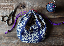 Load image into Gallery viewer, Repurposed Indian Dress Temari Kinchaku (drawstring) Purse ⦿tkvu0007
